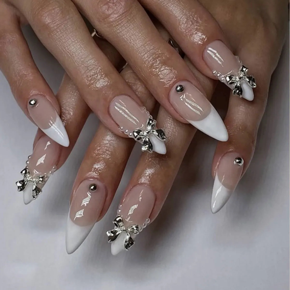 24-Piece Almond-Shaped French Press-On Nails with 3D Irregular Star Pattern – Manicure Essentials
